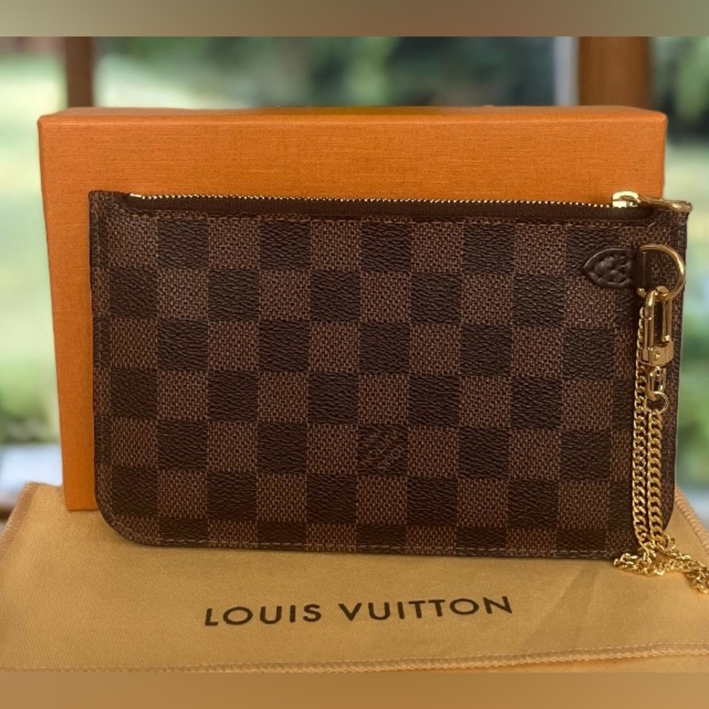 AUTHENTIC Louis Vuitton Damier Ebene Neverfull Pouch Wristlet EUC ✨